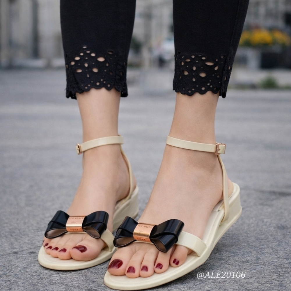 Ted Baker Louwla Jelly Sandals Women Size 39 Beige Black Bow Ankle Strap. - Picture 13 of 13